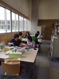 9月図書ボ作業.jpg